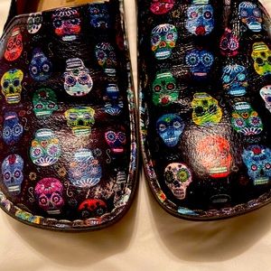 Algeria Sugar Skull Nursing Clogs size 38